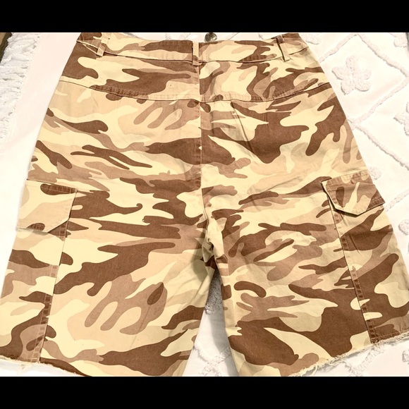 NWT Celebrity Camo Shorts - Picture 2 of 7